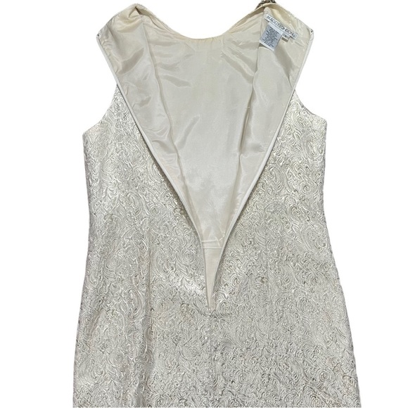Maggy London Metallic Gold and Cream Jacquard Weave Embellished Shift Dress sz 6 - Picture 7 of 15